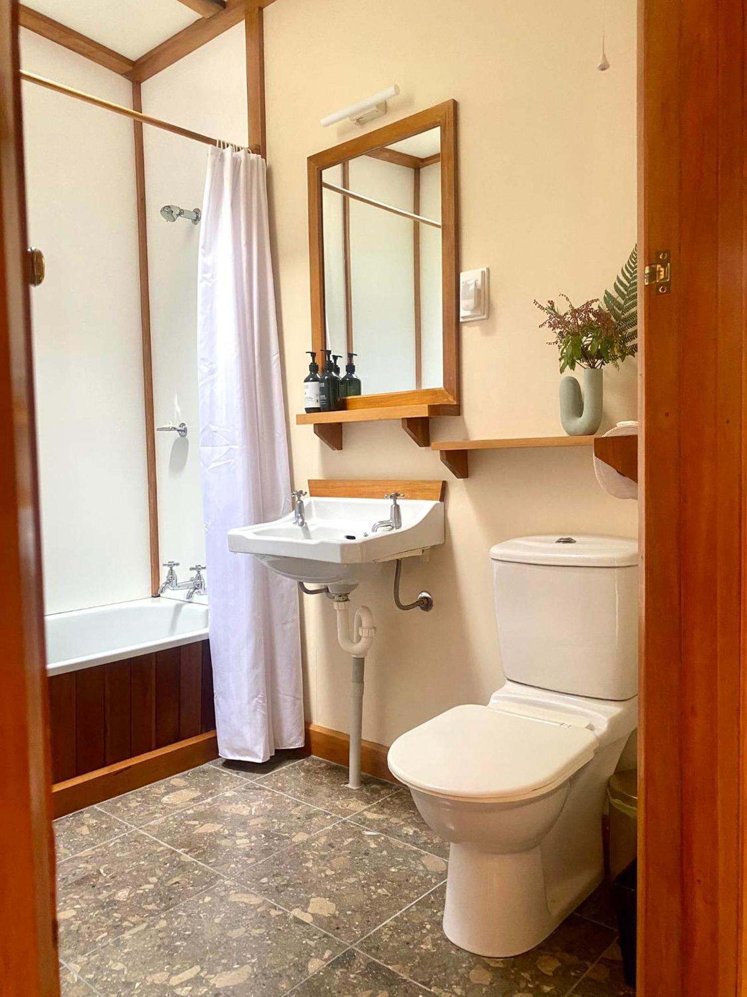 Lake Brunner Eco Lodge Moana Екстер'єр фото